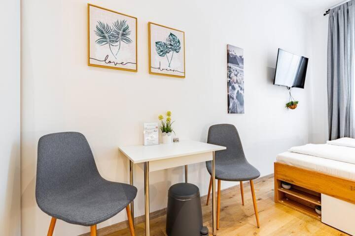 Budget Rooms West With Shared Kitchen Vienna Exterior photo