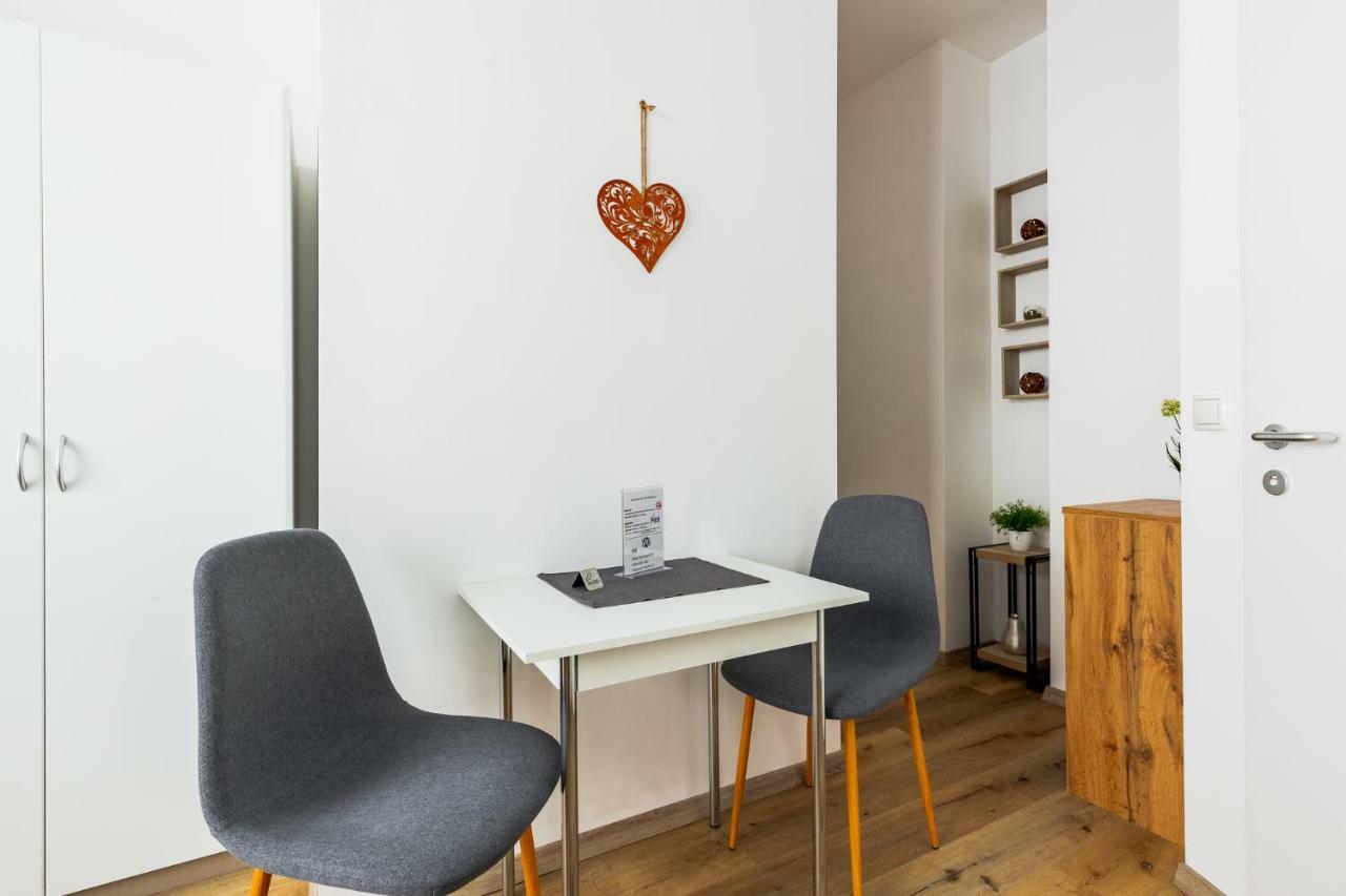 Budget Rooms West With Shared Kitchen Vienna Exterior photo