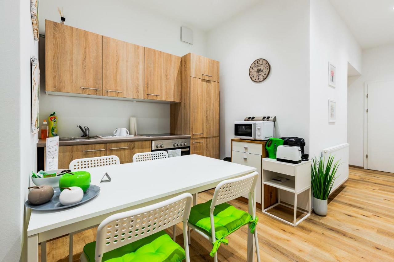 Budget Rooms West With Shared Kitchen Vienna Exterior photo
